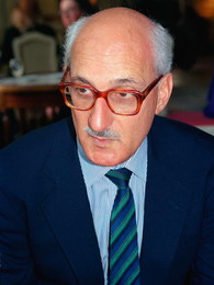 Poträttbild av David Malouf