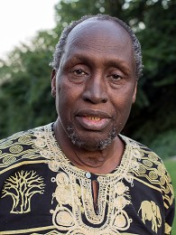 Poträttbild av Ngugi wa Thiong'o