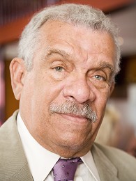 Poträttbild av Derek Walcott