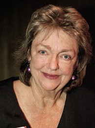 Poträttbild av Maeve Binchy