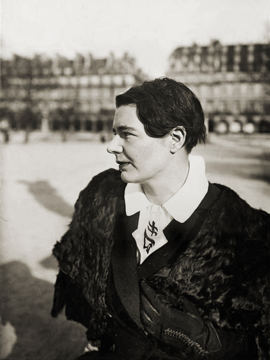 Författarporträtt av Yourcenar, Marguerite