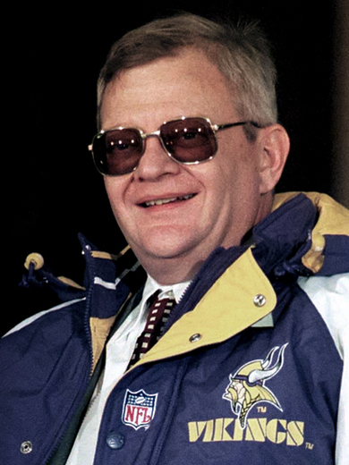 Portrait image of Tom Clancy