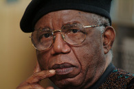 Porträttbild av Chinua Achebe