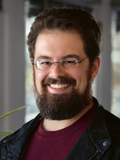 Poträttbild av Christopher Paolini