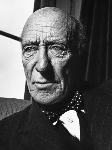 Portrait image of Algernon Blackwood