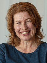 Portrait image of Belinda Bauer