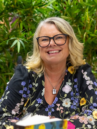 Poträttbild av Carin Hjulström