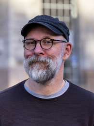 Poträttbild av Kalle Lind