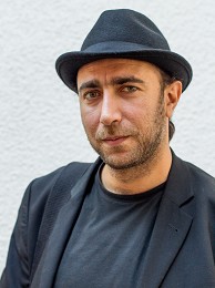 Poträttbild av Ghayath Almadhoun