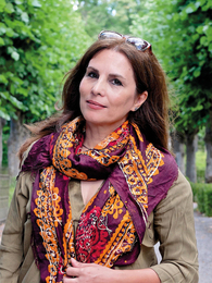 Poträttbild av Azita Ghahreman
