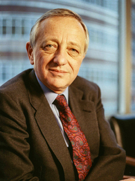 Poträttbild av Louis Begley