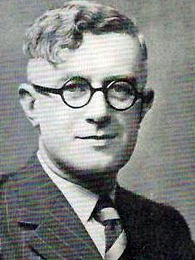 Författarporträtt av Bellairs, George