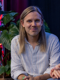 Poträttbild av Nils Lundkvist