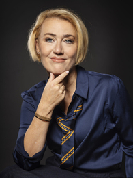 Poträttbild av Tina Norin