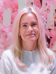 Poträttbild av Anna Lönnqvist