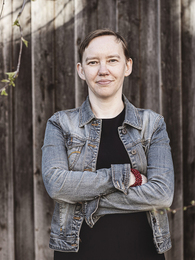 Poträttbild av Linn Åslund