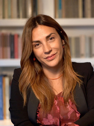 Poträttbild av Viola Ardone