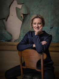 Poträttbild av Hélène Gullberg