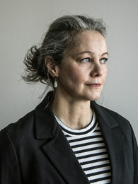 Poträttbild av Lena Ahlgren Johansson
